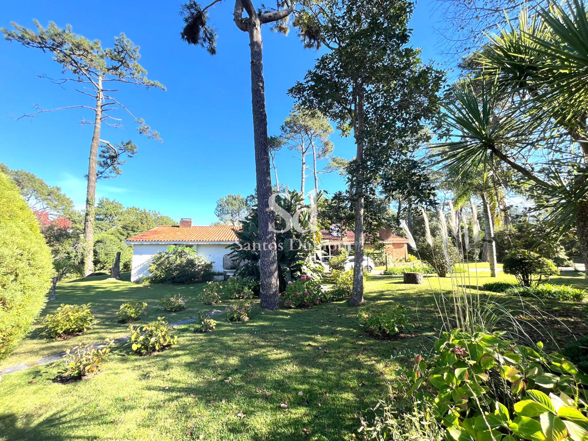 Casa ID.25332 - VENTA - EXCELENTE UBICACION, MAS DE 3.000 M2 TERRENO