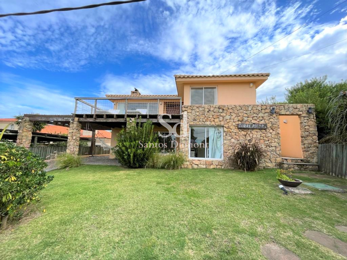 Casa ID.11625 - VENTA - EXCELENTE UBICACION
