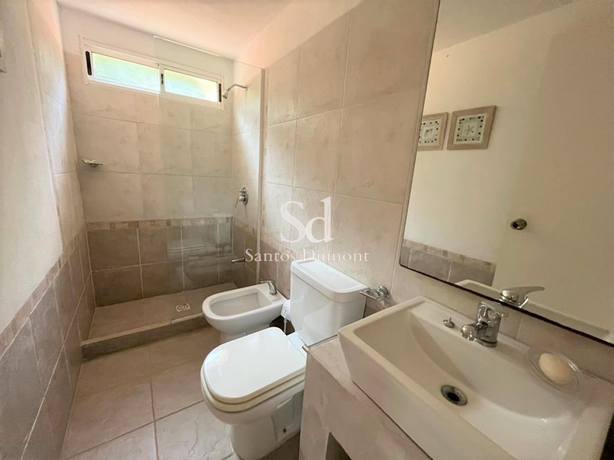 Casa ID.11625 - VENTA - EXCELENTE UBICACION