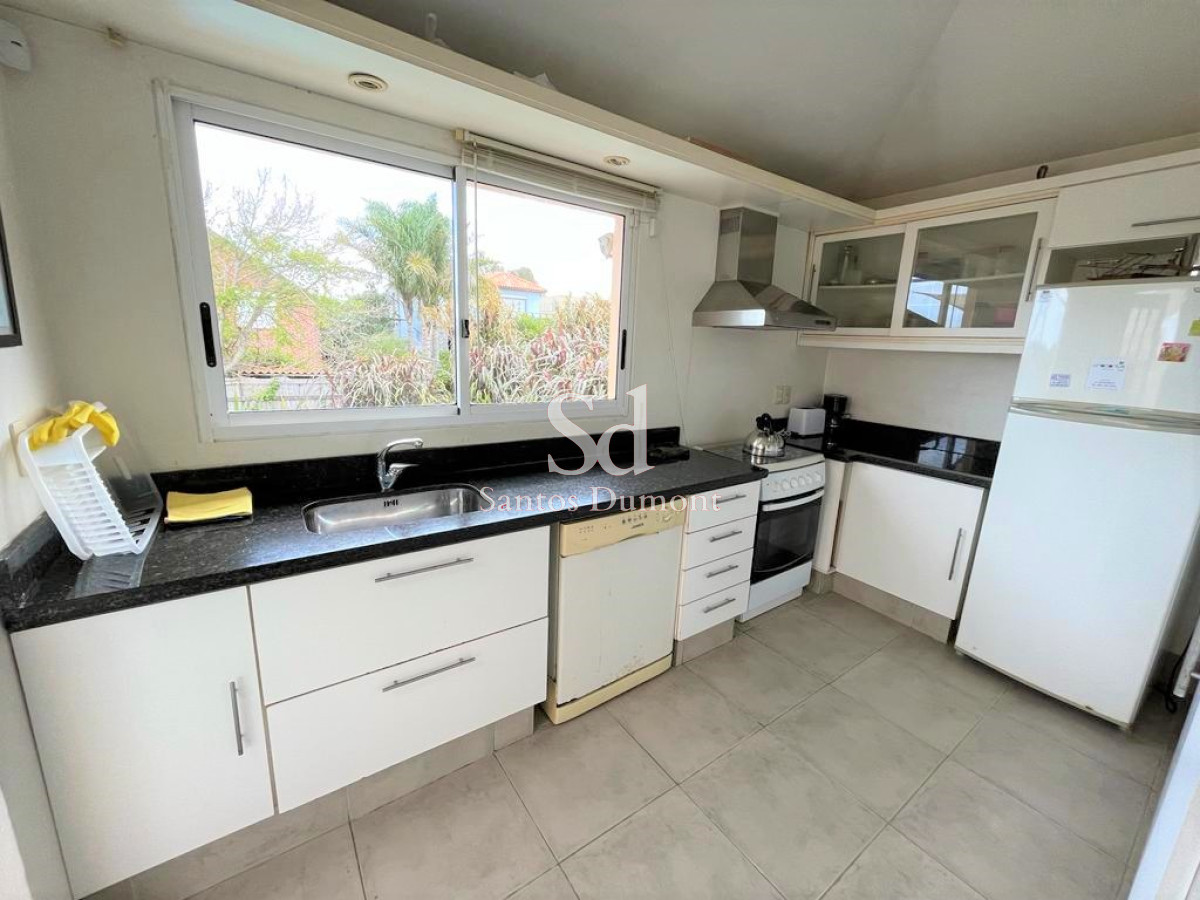 Casa ID.11625 - VENTA - EXCELENTE UBICACION