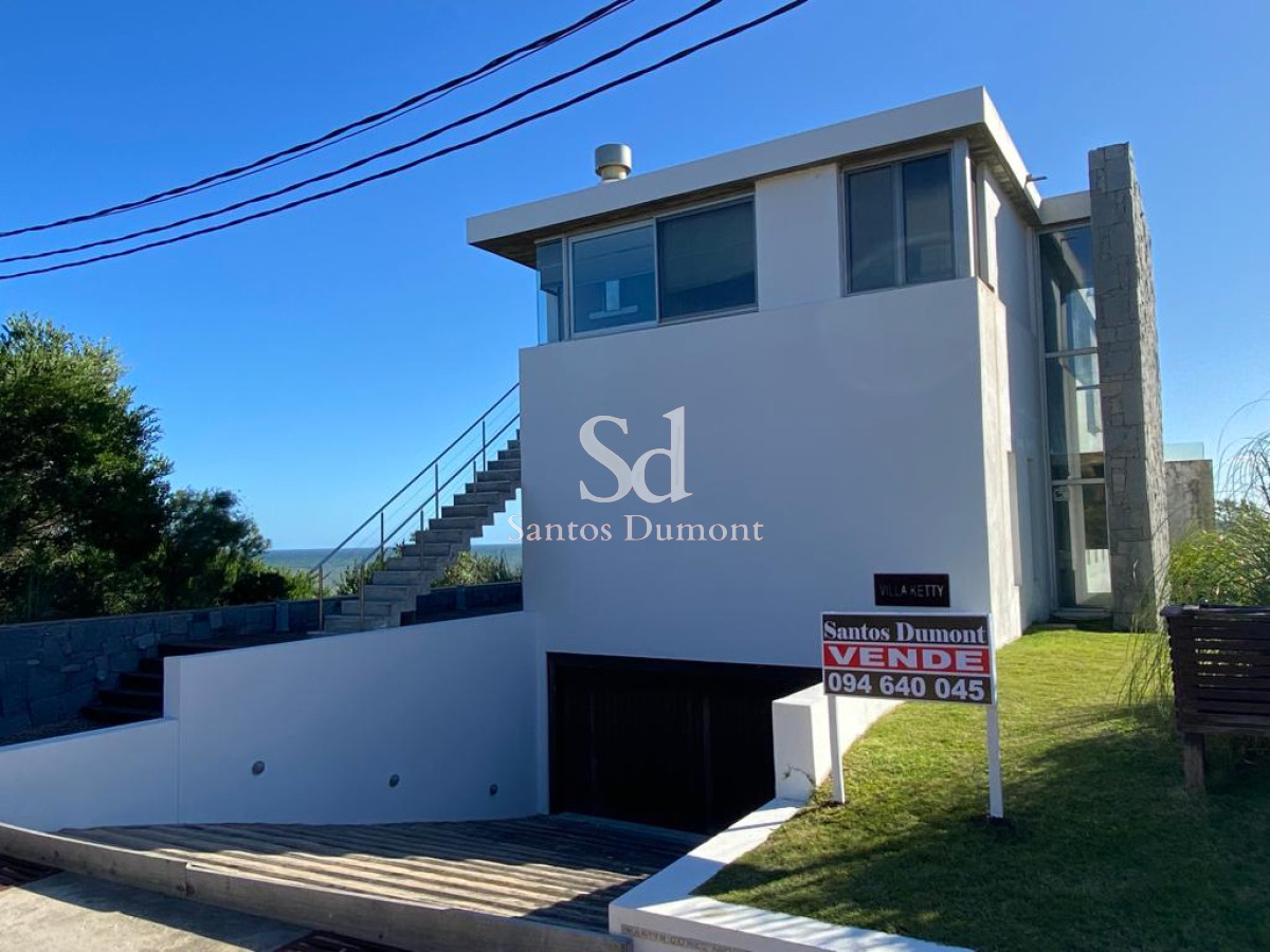 Casa ID.11879 - Espectacular casa en venta - 7 dorms - vista al mar
