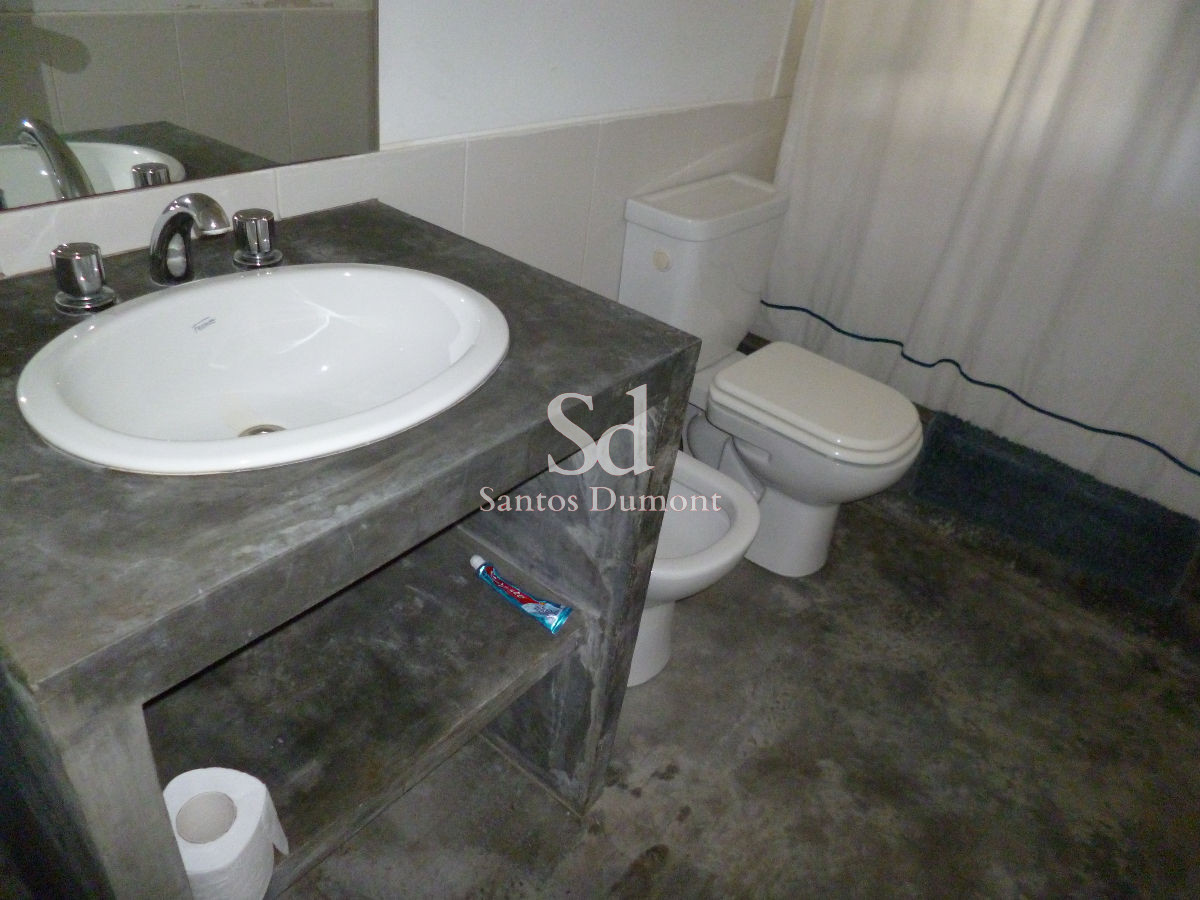 Casa ID.12128 - Casa en venta - 4 dorms  próxima al mar