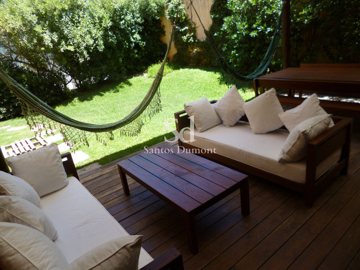 Casa ID.12128 - Casa en venta - 4 dorms  próxima al mar