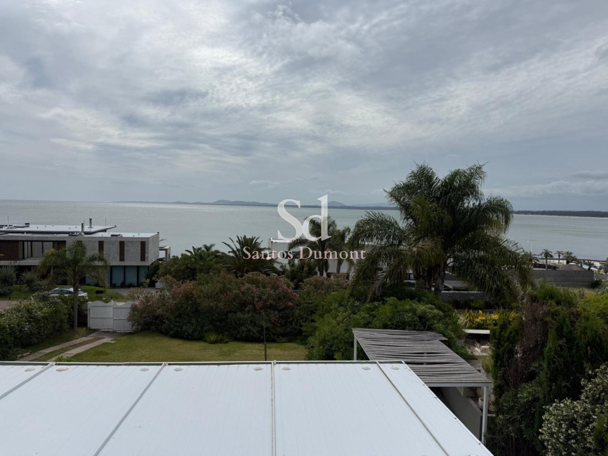 Casa ID.25536 - Venta Casa 4 dormitorios Lomo de la Ballena Punta del Este