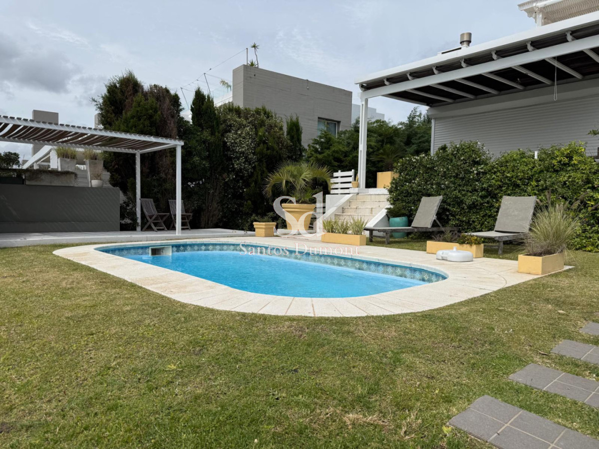 Casa ID.25536 - Venta Casa 4 dormitorios Lomo de la Ballena Punta del Este