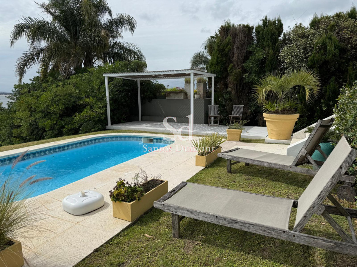 Casa ID.25536 - Venta Casa 4 dormitorios Lomo de la Ballena Punta del Este