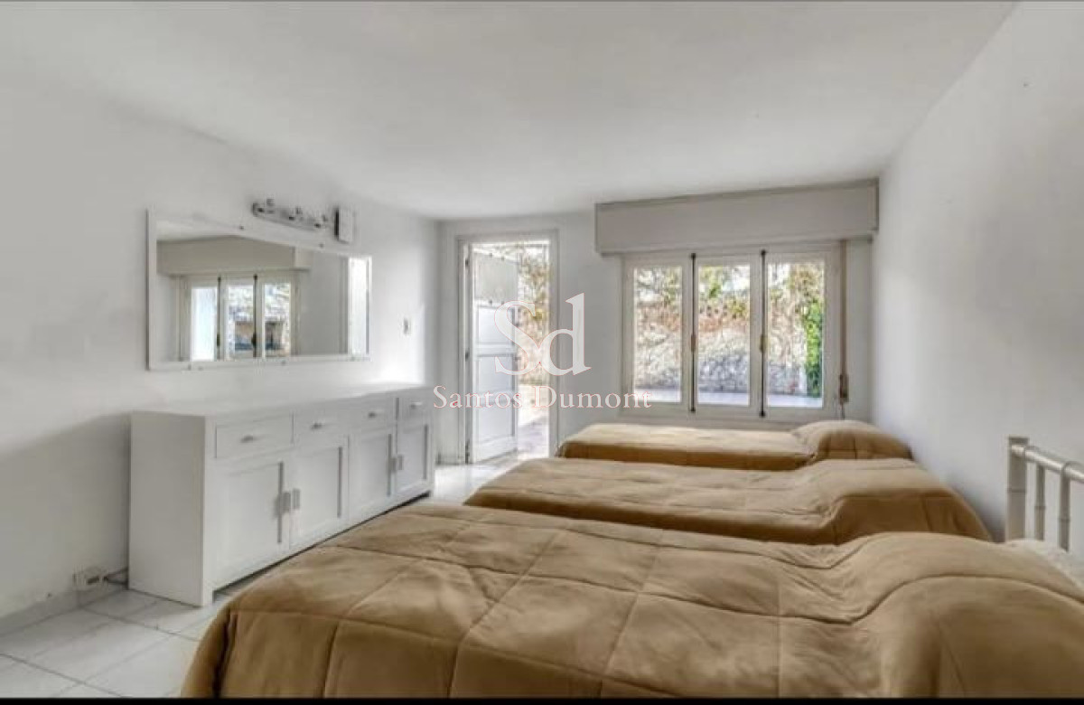 Casa ID.25779 - Venta de Casa- Playa Mansa Punta del Este- A pasos del mar