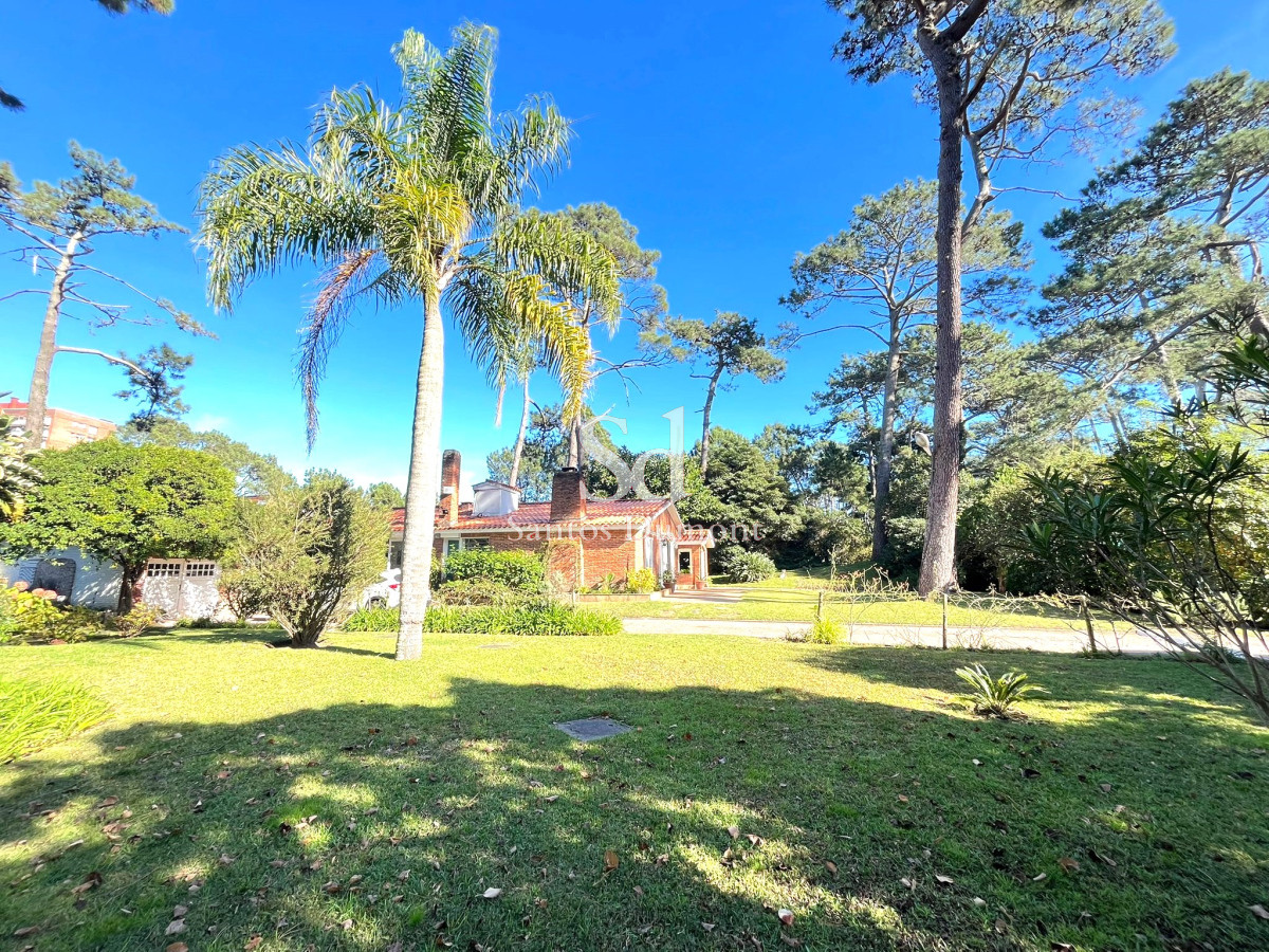 Casa ID.25332 - VENTA - EXCELENTE UBICACION, MAS DE 3.000 M2 TERRENO