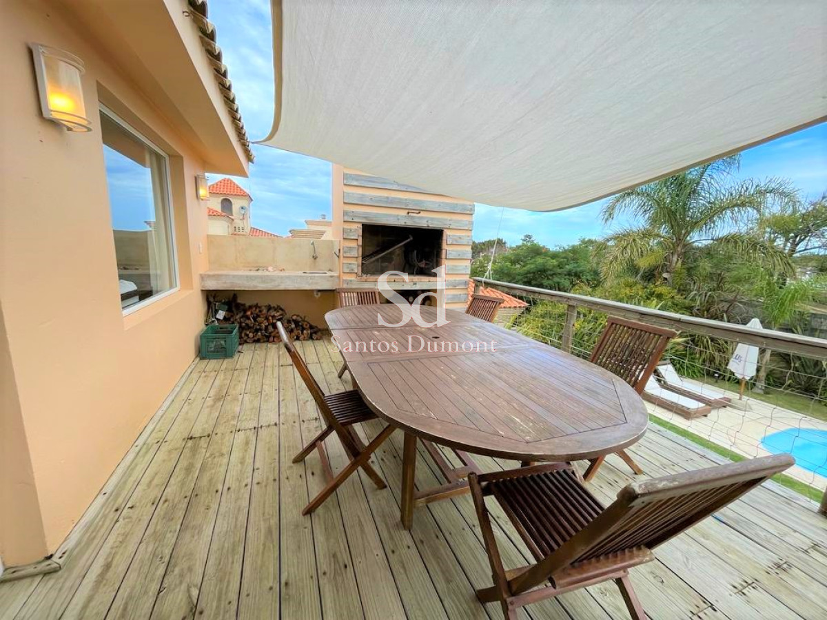 Casa ID.11625 - VENTA - EXCELENTE UBICACION