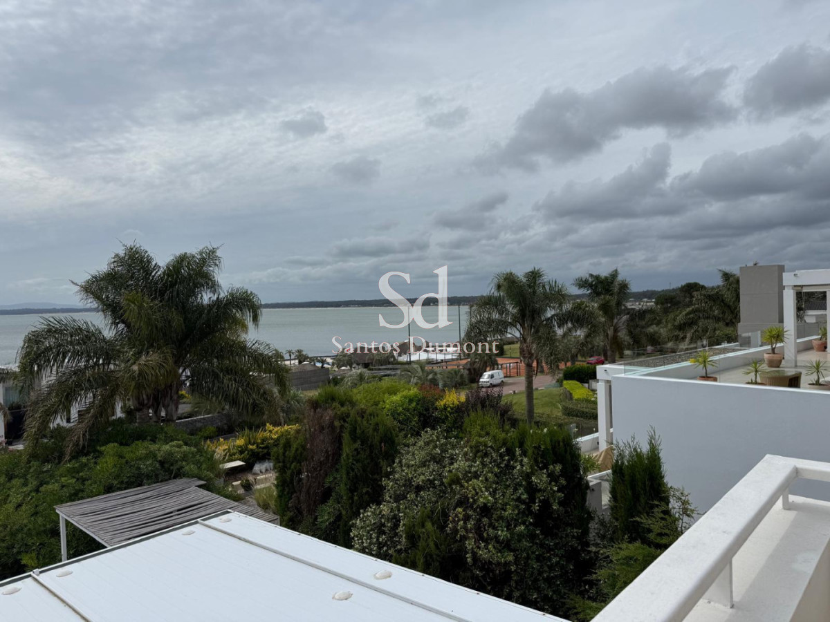 Casa ID.25536 - Venta Casa 4 dormitorios Lomo de la Ballena Punta del Este