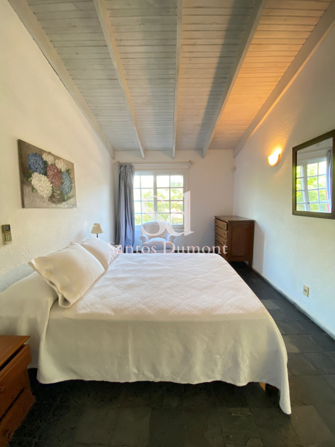 Casa ID.24080 - VENTA - EXCELENTE UBICACION