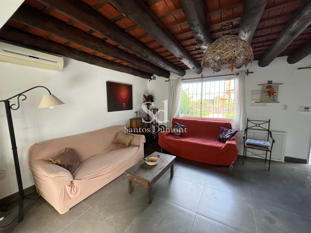 Casa ID.11911 - VENTA - EXCELENTE UBICACION
