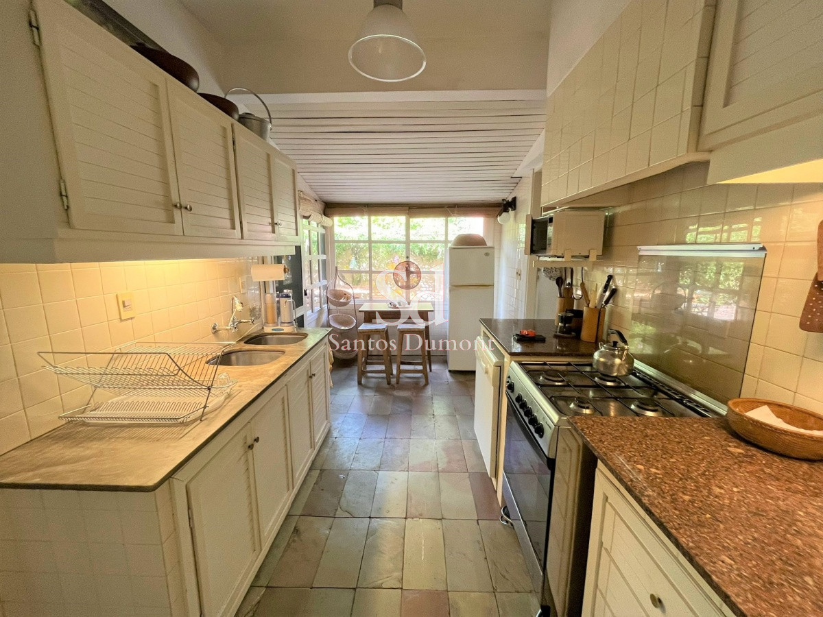 Casa ID.11703 - VENTA - EXCELENTE UBICACION