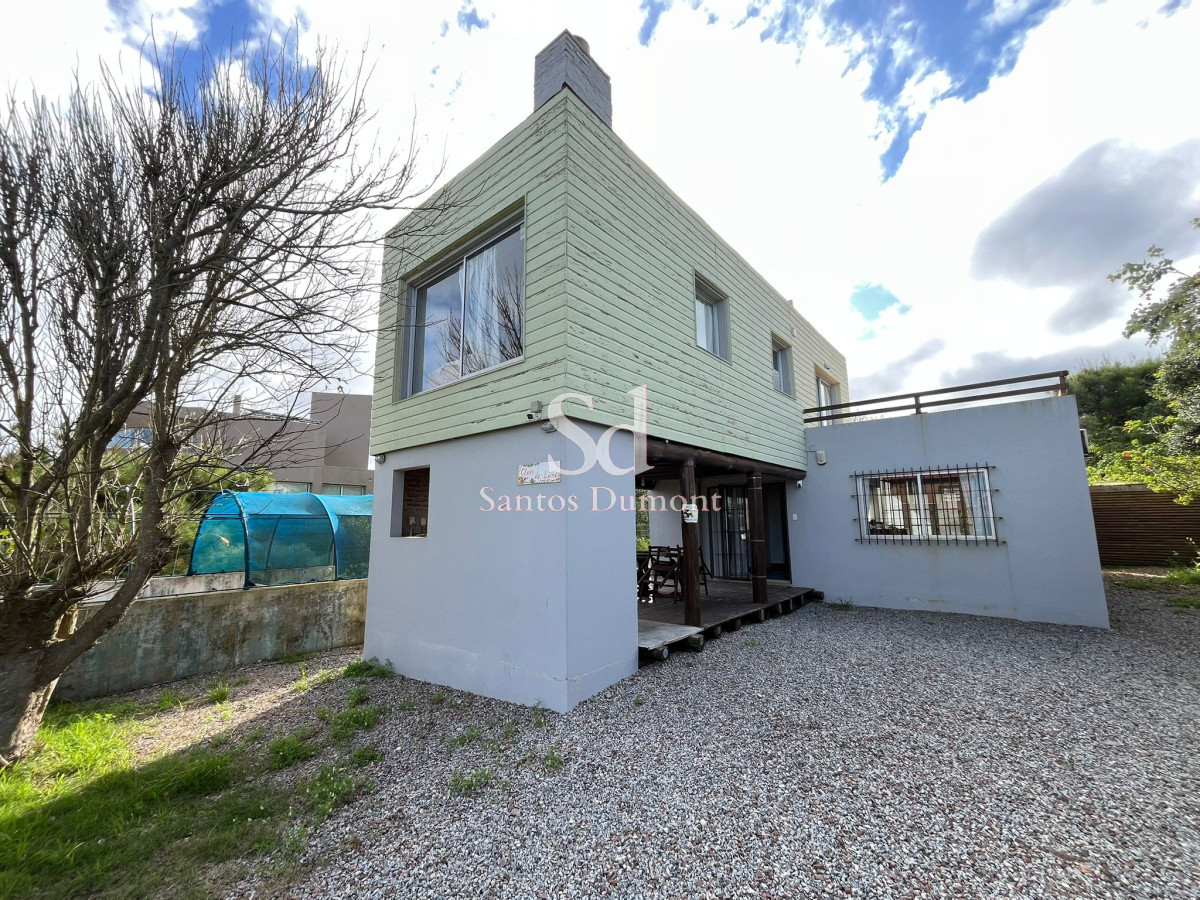 Casa ID.11911 - VENTA - EXCELENTE UBICACION