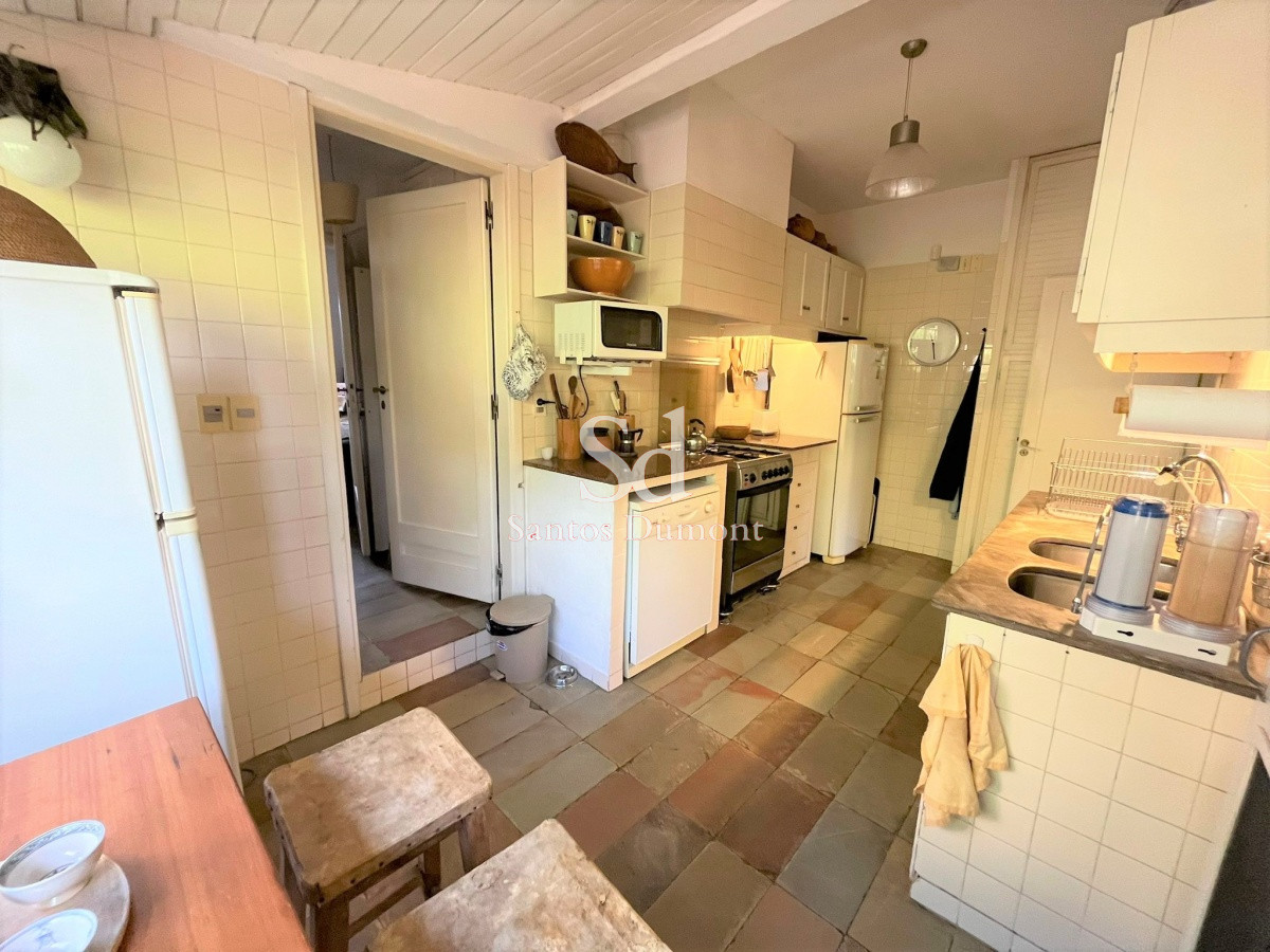 Casa ID.11703 - VENTA - EXCELENTE UBICACION
