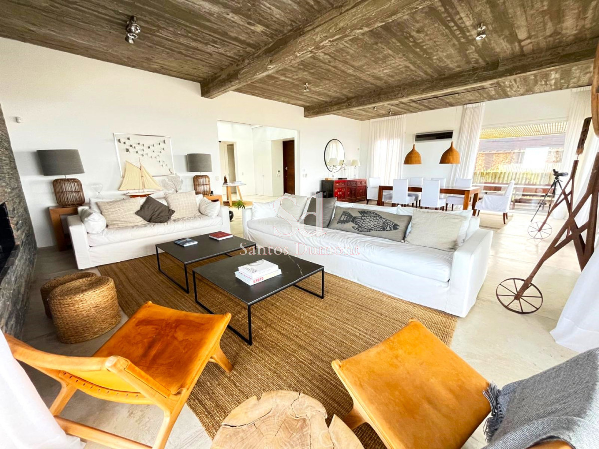 Casa ID.12011 - VENTA - ESPECTACULAR CASA SOBRE EL MAR, JOSE IGNACIO