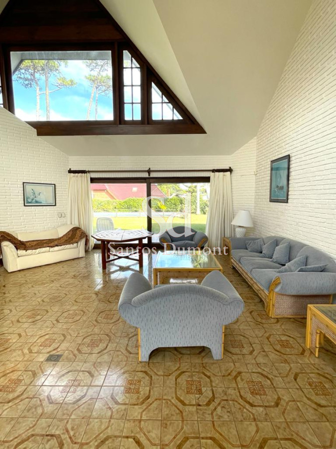 Casa ID.9716 - Casa en Venta 4 dormitorios Punta del Este