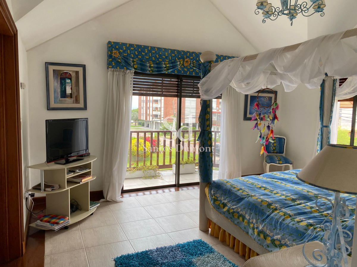 Casa ID.10339 - Venta Casa Playa Mansa-Punta del Este