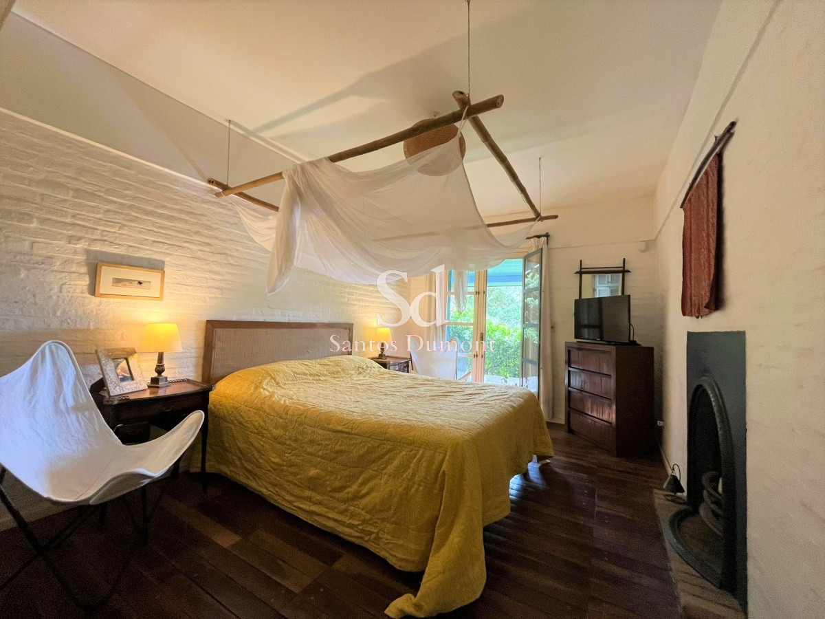 Casa ID.11703 - VENTA - EXCELENTE UBICACION