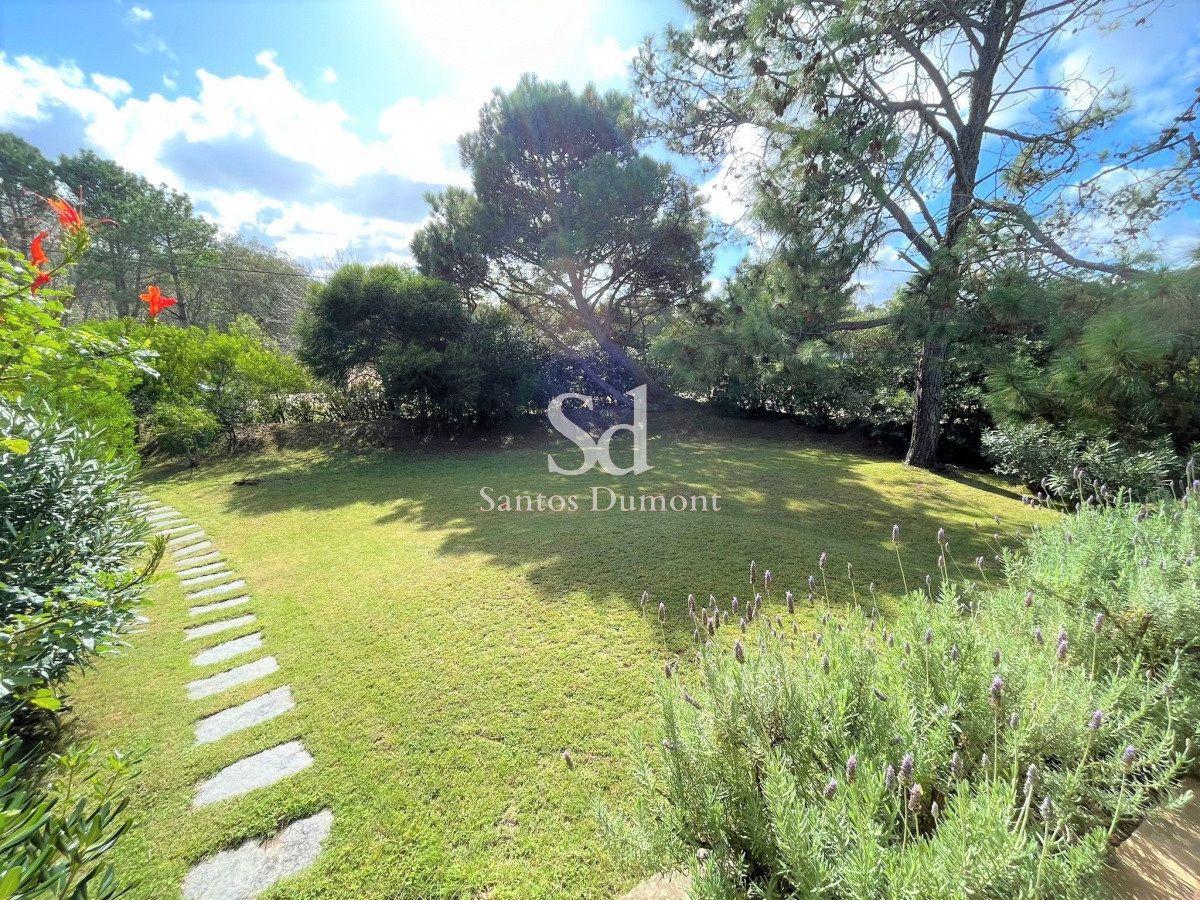 Casa ID.11703 - VENTA - EXCELENTE UBICACION