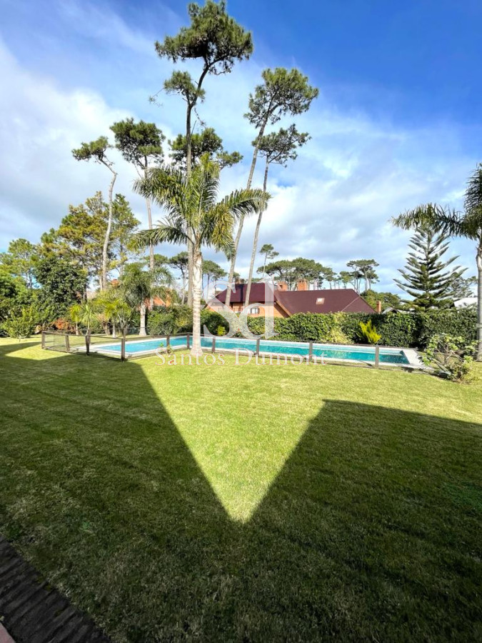 Casa ID.9716 - Casa en Venta 4 dormitorios Punta del Este