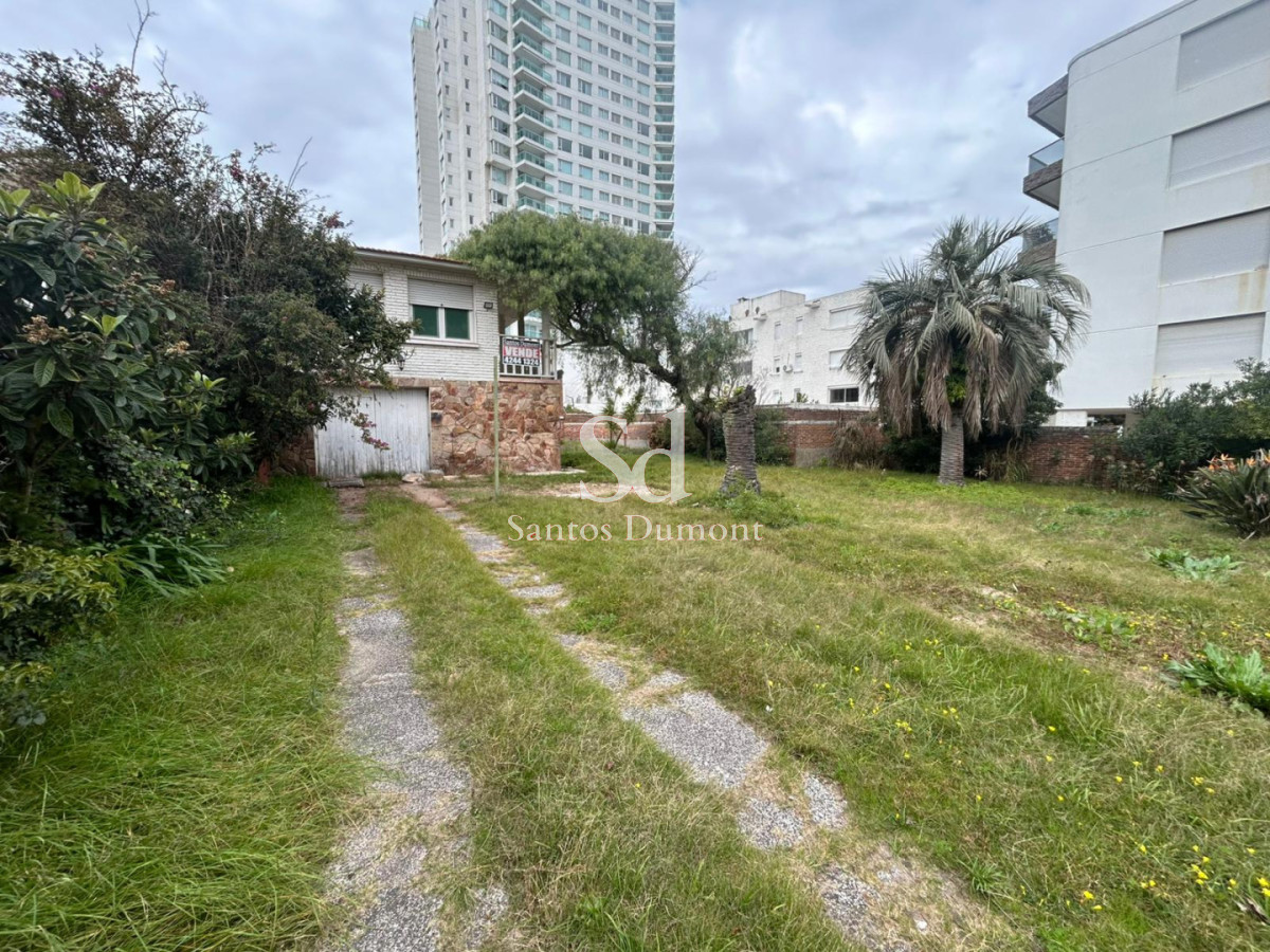 Casa ID.25780 - Venta Casa 3 dormitorios-Playa Mansa-Punta del Este