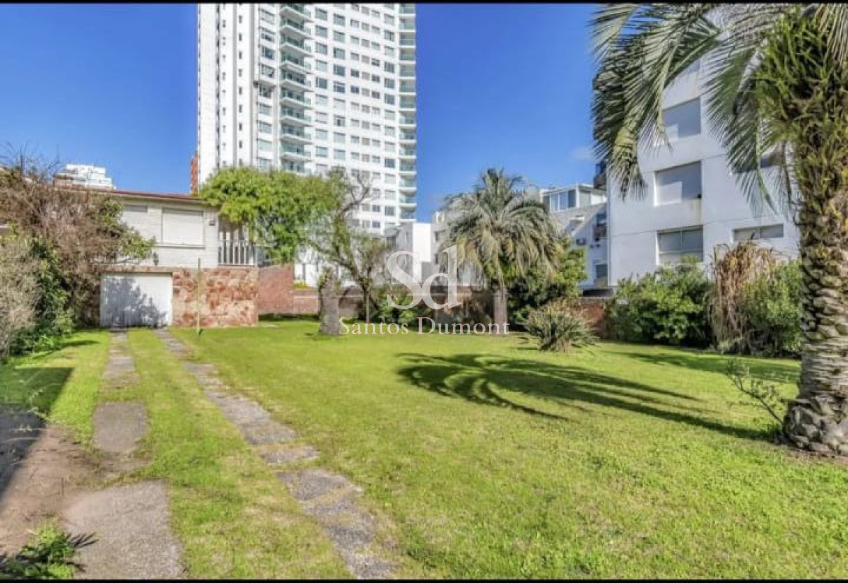 Casa ID.25780 - Venta Casa 3 dormitorios-Playa Mansa-Punta del Este