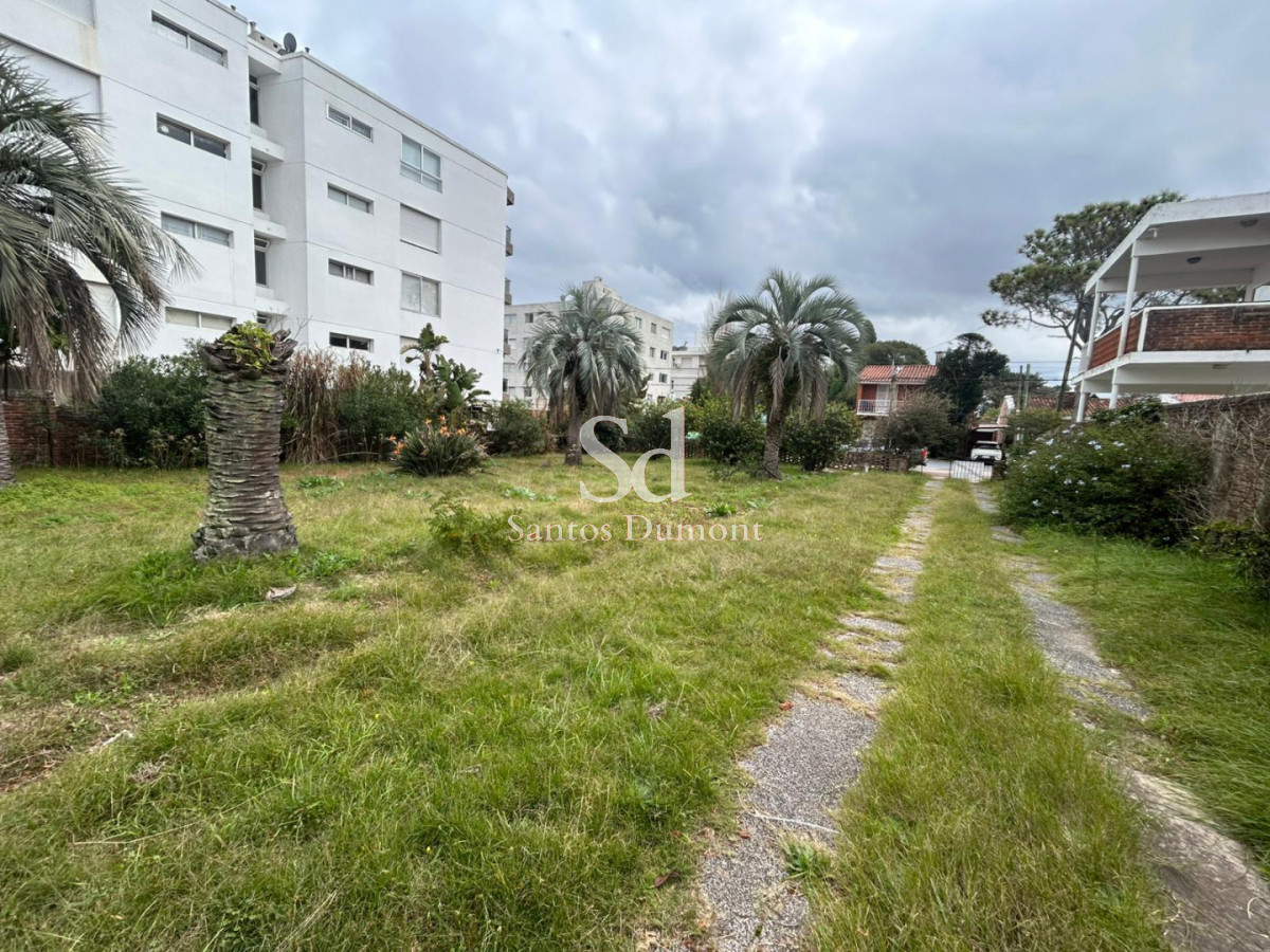 Casa ID.25780 - Venta Casa 3 dormitorios-Playa Mansa-Punta del Este