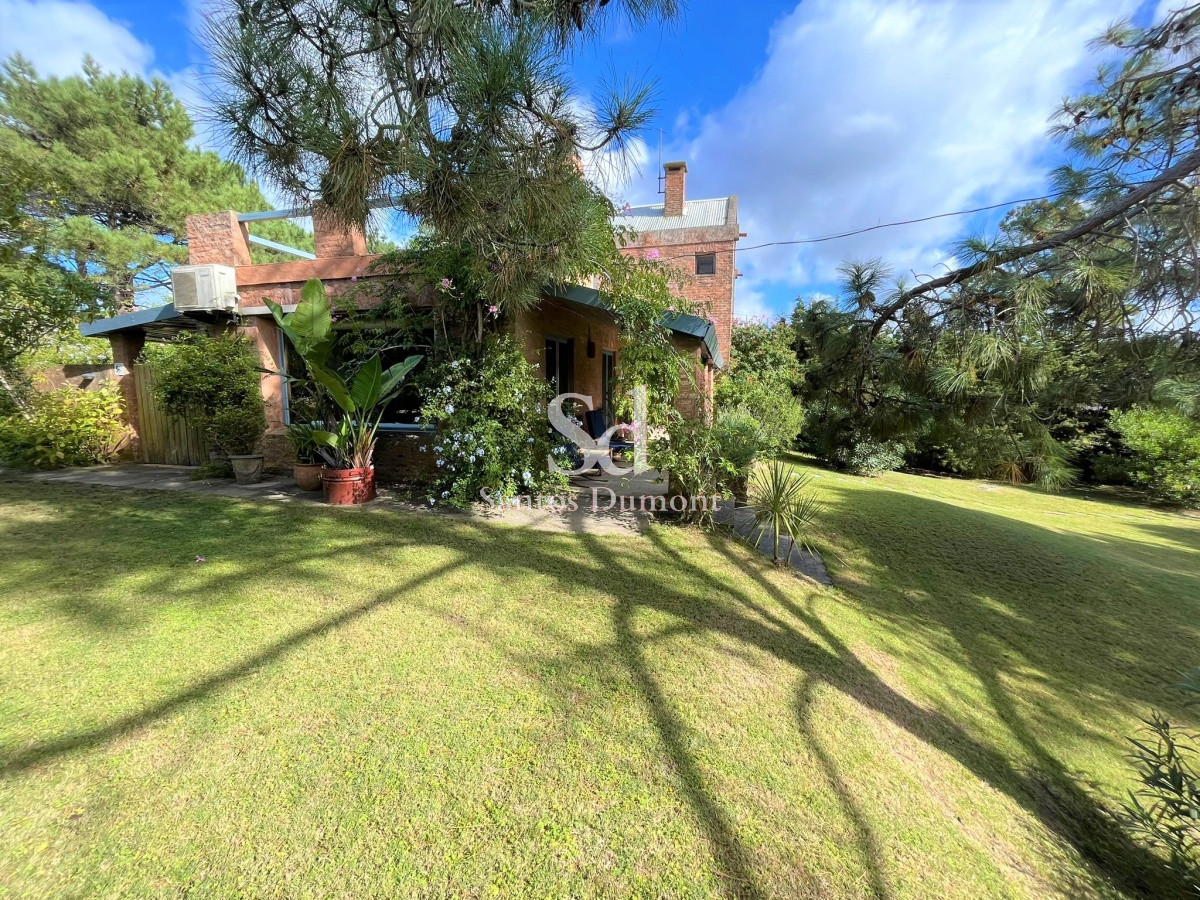 Casa ID.11703 - VENTA - EXCELENTE UBICACION