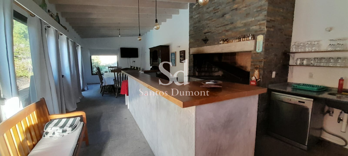 Casa ID.25003 - VENTA - EXCELENTE UBICACION