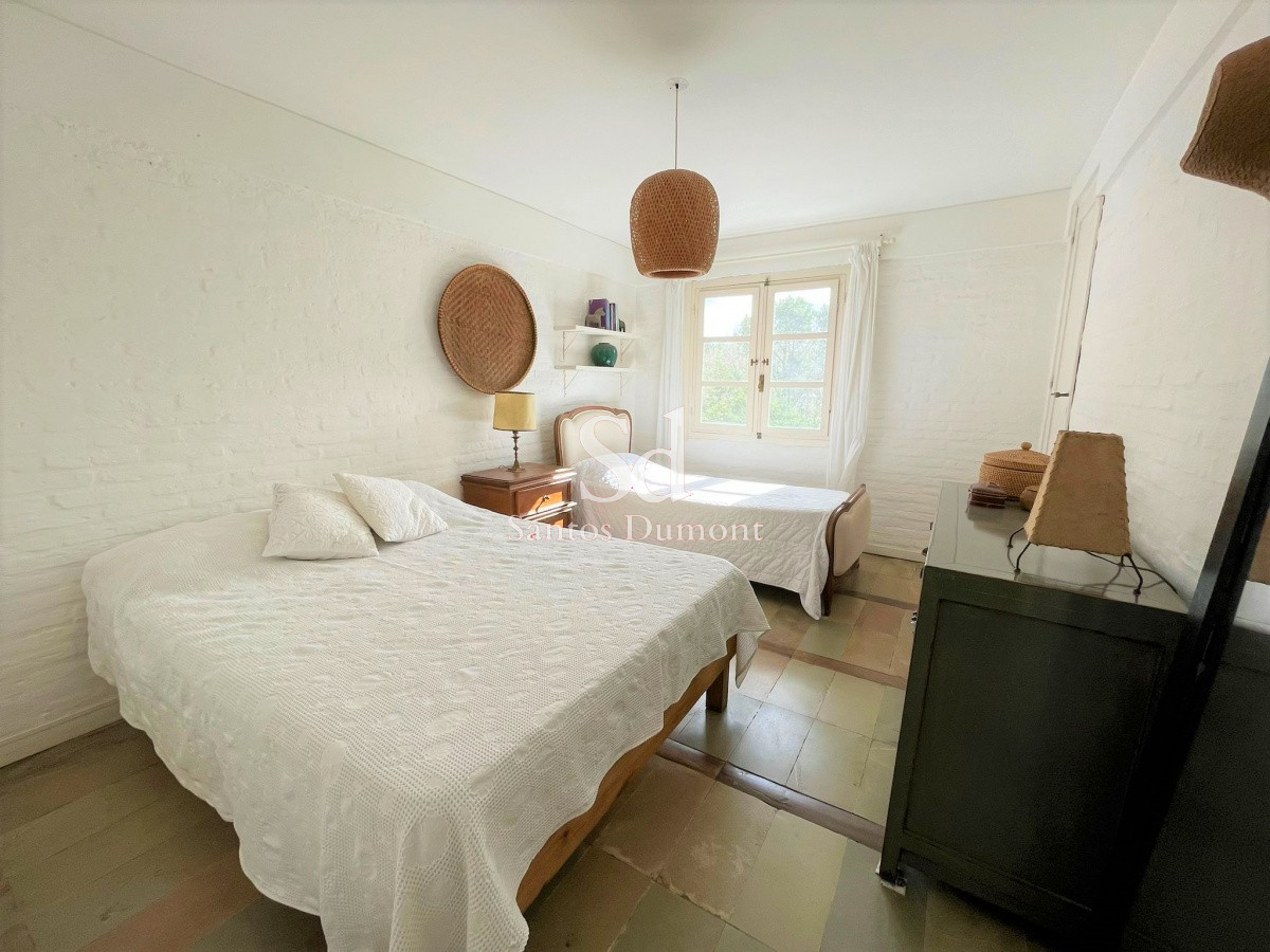 Casa ID.11703 - VENTA - EXCELENTE UBICACION