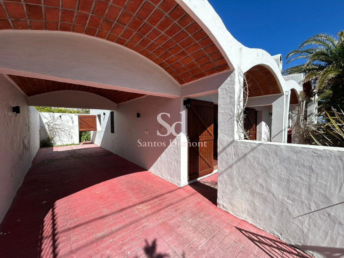 Casa ID.25854 - EN VENTA - Casa en zona Faro de Punta del Este a metros del Mar