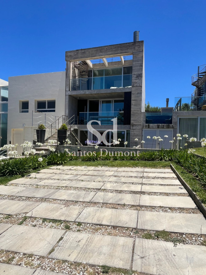 Casa ID.12261 - VENTA - ESPECTACULAR UBICACION, LA BARRA