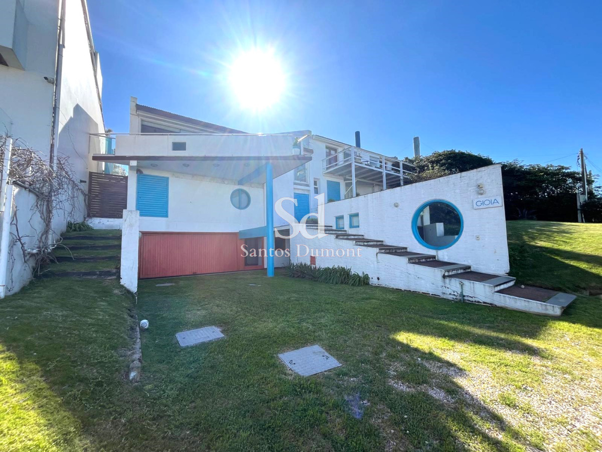Casa ID.24519 - VENTA - ESPECTACULAR UBICACION