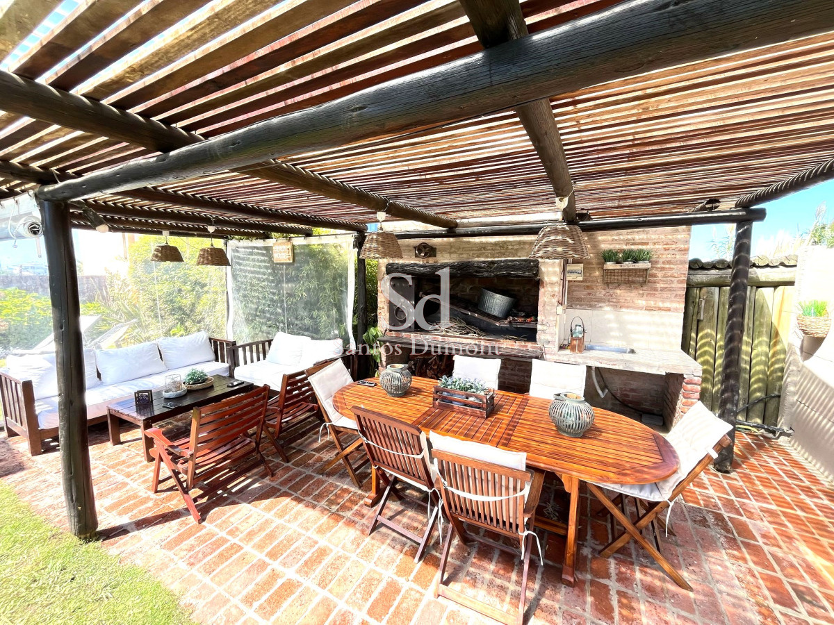 Casa ID.11620 - VENTA - EL CHORRO, A METROS DEL MAR