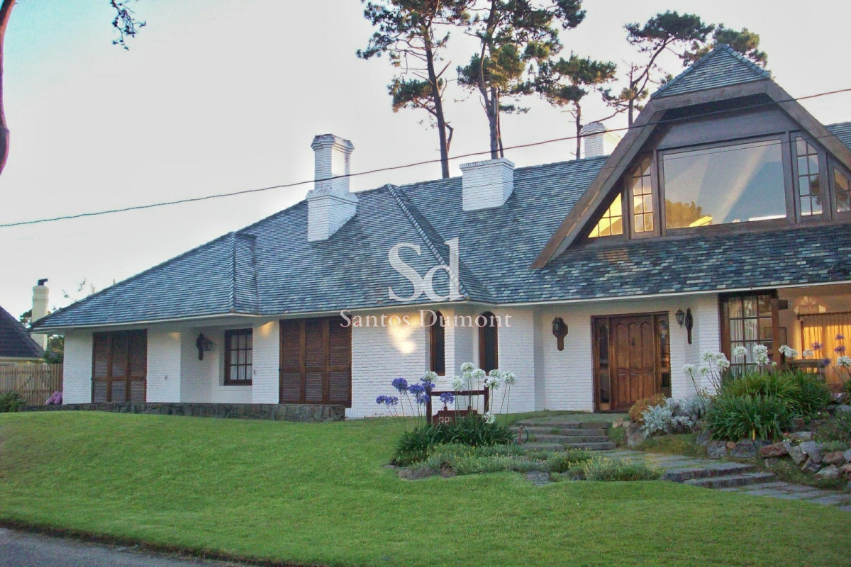 Casa ID.9716 - Casa en Venta 4 dormitorios Punta del Este