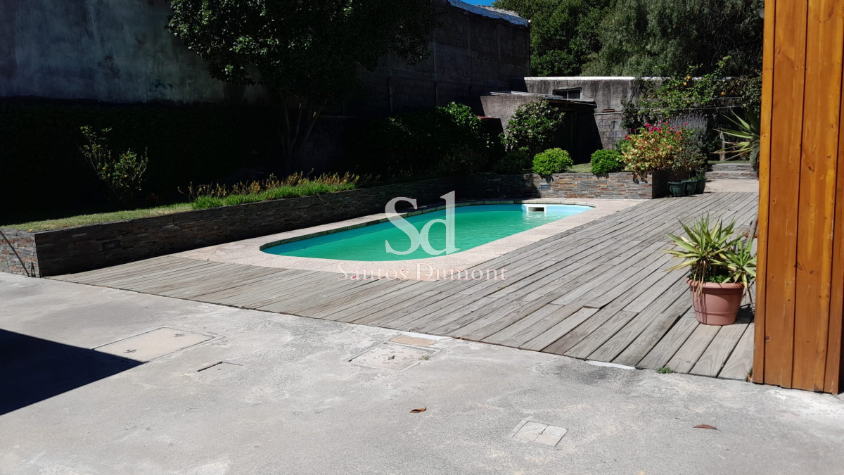 Casa ID.25003 - VENTA - EXCELENTE UBICACION