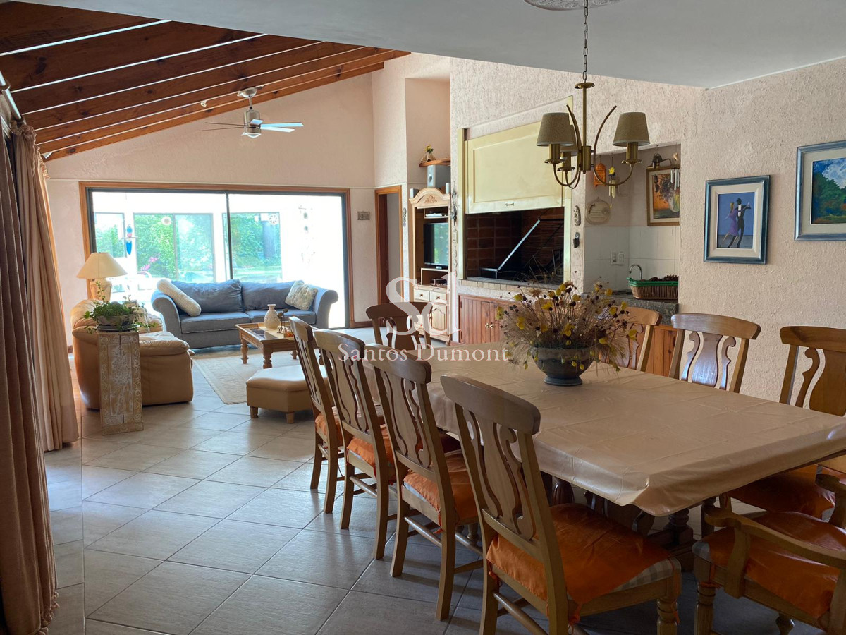 Casa ID.10339 - Venta Casa Playa Mansa-Punta del Este