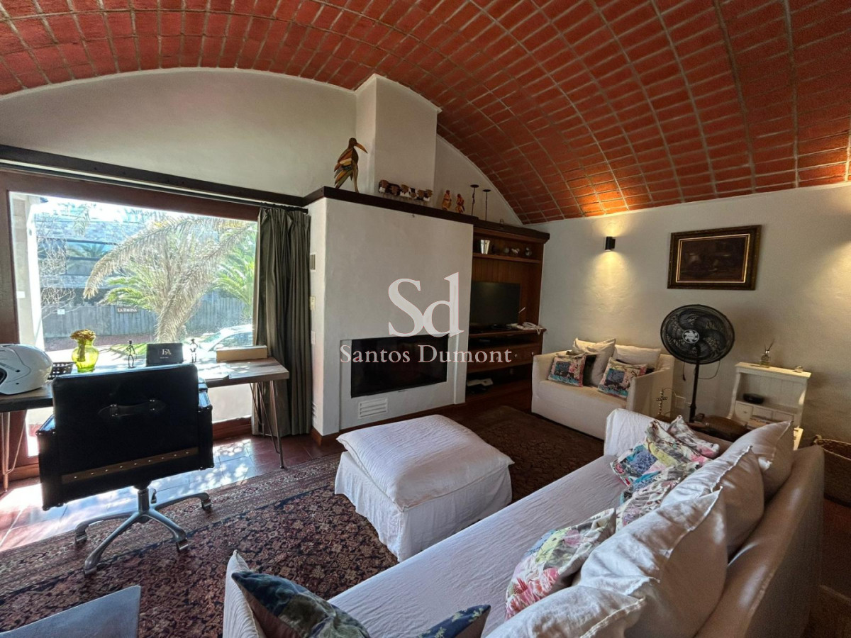 Casa ID.25854 - EN VENTA - Casa en zona Faro de Punta del Este a metros del Mar