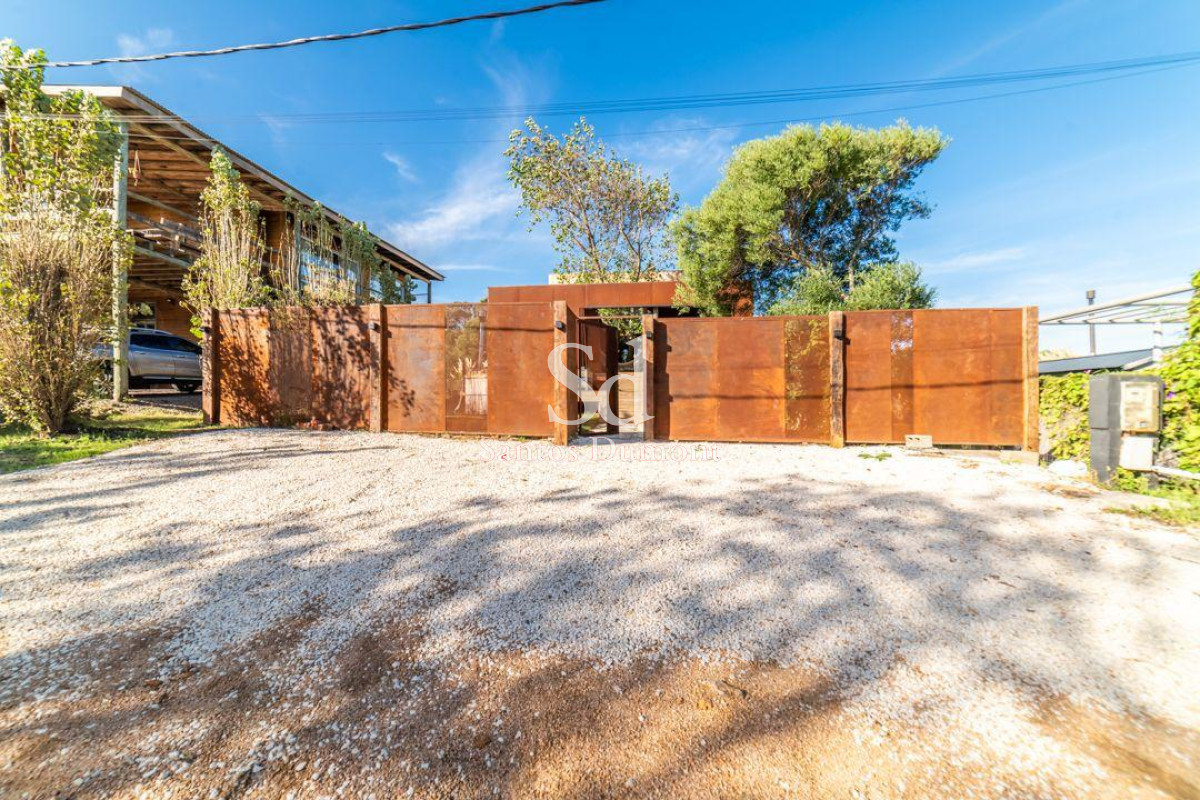 Casa ID.25041 - VENTA - EXCELENTE UBICACION