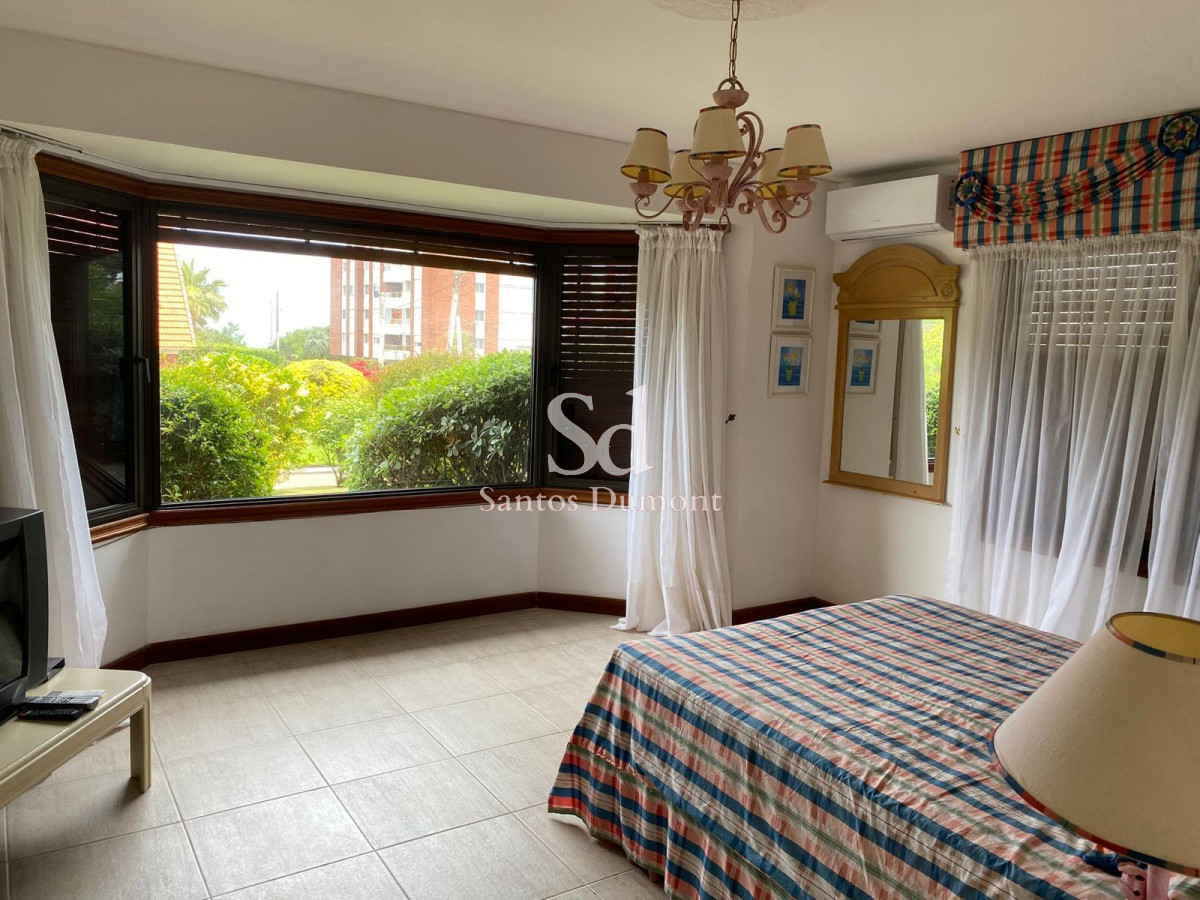 Casa ID.10339 - Venta Casa Playa Mansa-Punta del Este