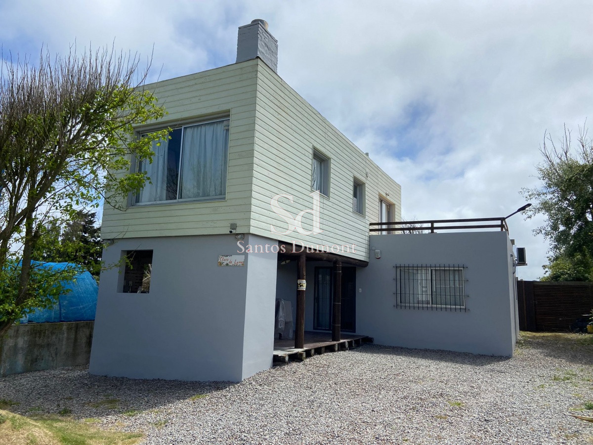Casa ID.11911 - VENTA - EXCELENTE UBICACION