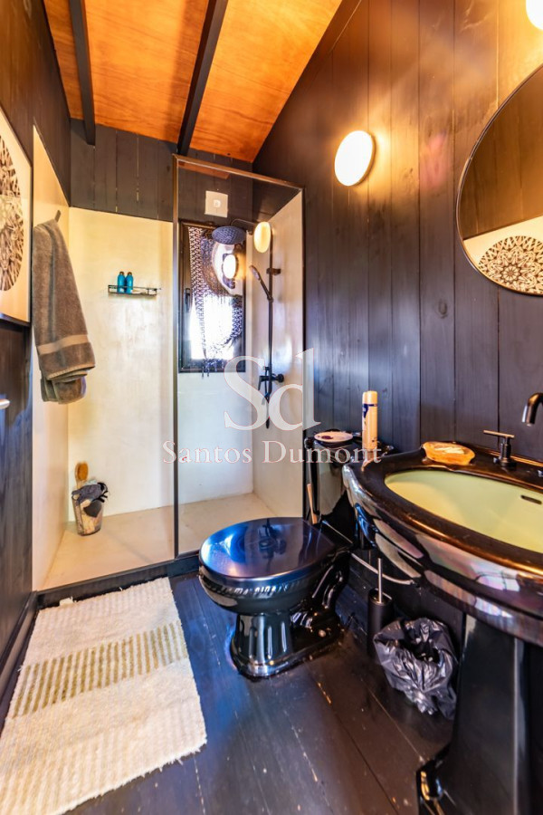 Casa ID.25041 - VENTA - EXCELENTE UBICACION