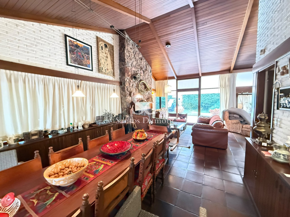 Casa ID.25788 - Venta Casa 5 dormitorios Punta del Este Playa Mansa