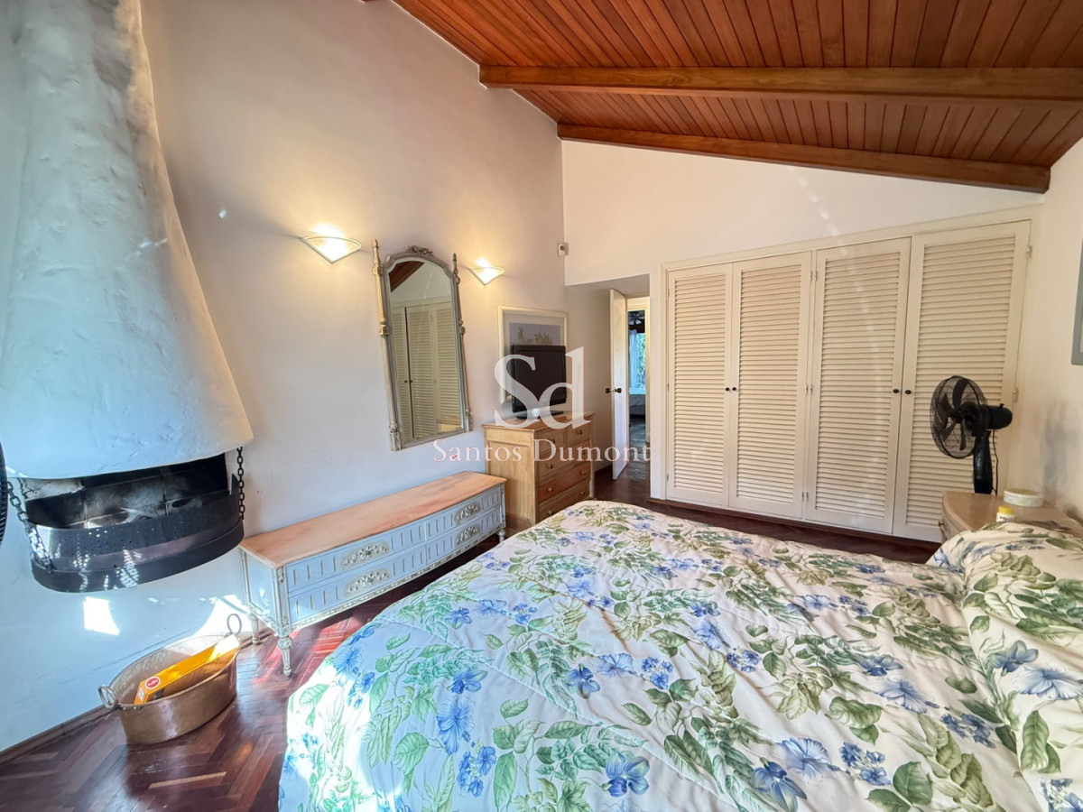 Casa ID.25788 - Venta Casa 5 dormitorios Punta del Este Playa Mansa
