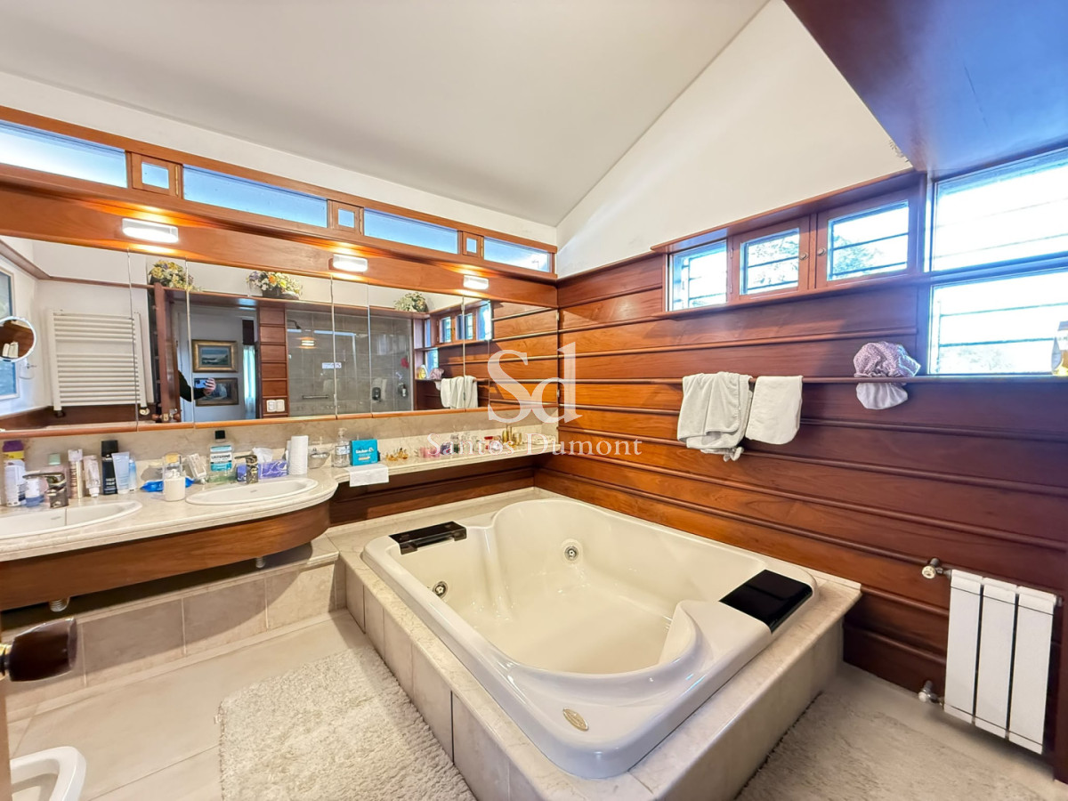 Casa ID.25788 - Venta Casa 5 dormitorios Punta del Este Playa Mansa
