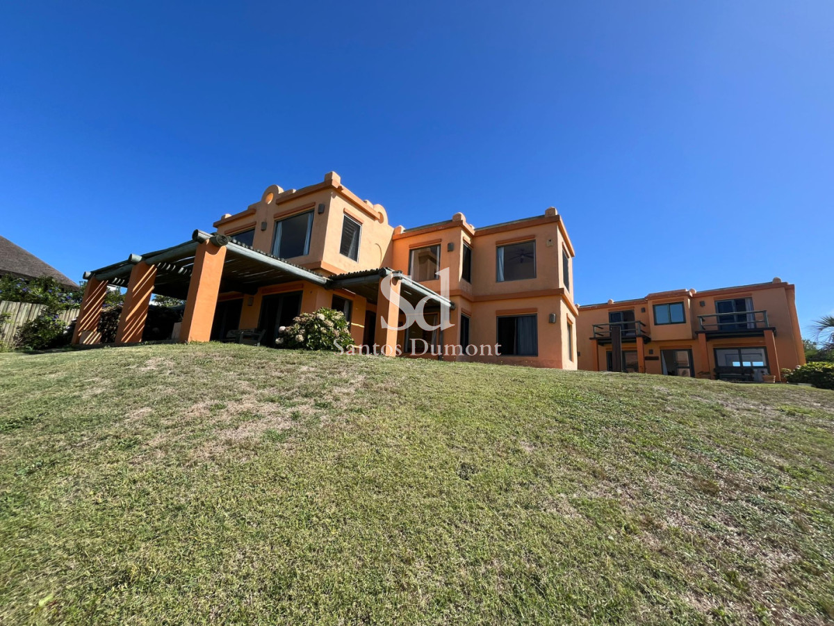 Casa ID.25328 - VENTA - EXCELENTE PROPIEDAD