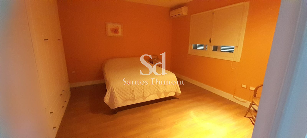 Casa ID.25003 - VENTA - EXCELENTE UBICACION