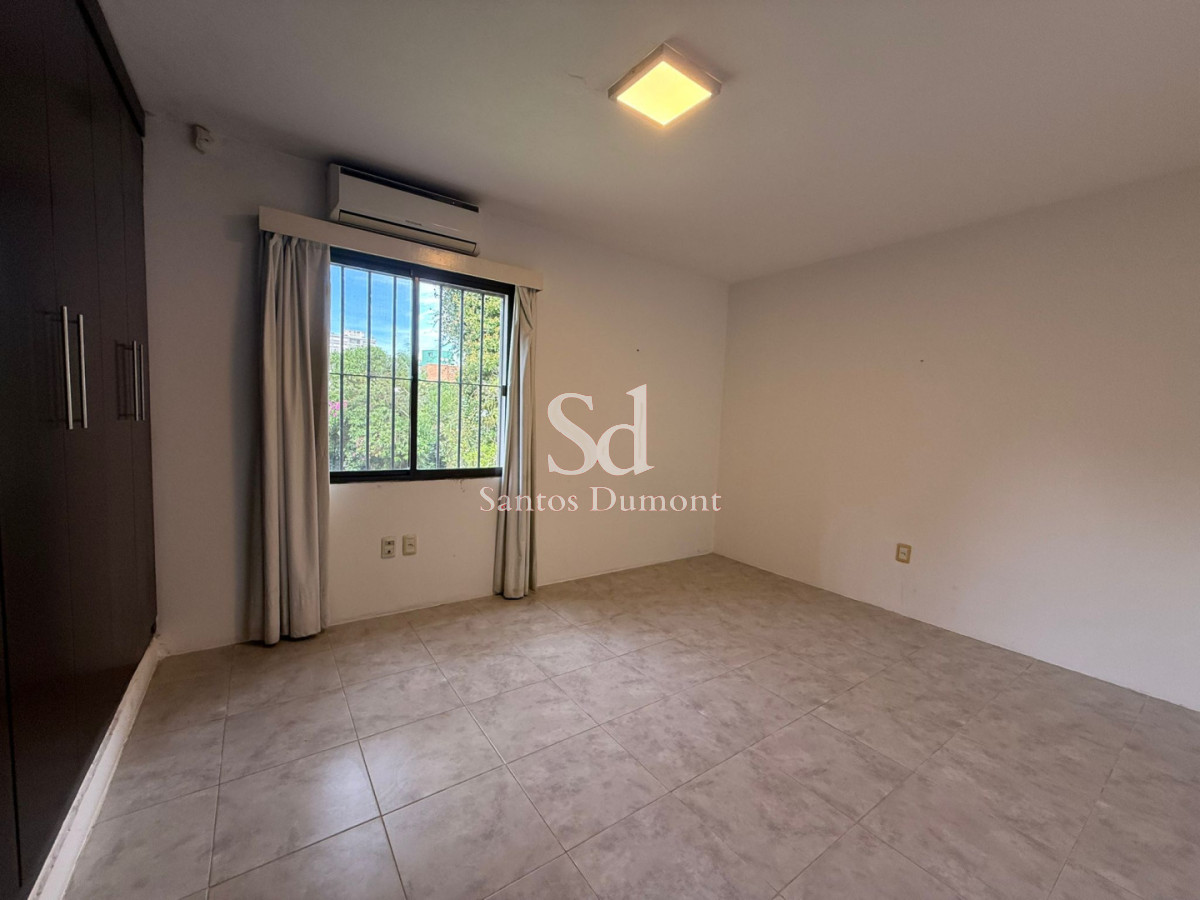 Casa ID.25724 - Casa en venta Playa Mansa, 5 dormitorios