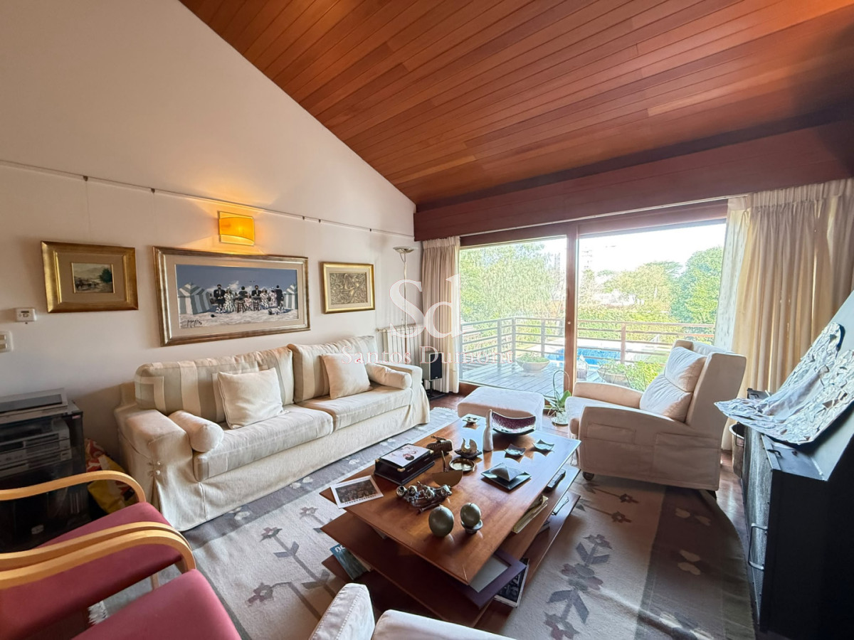 Casa ID.25788 - Venta Casa 5 dormitorios Punta del Este Playa Mansa